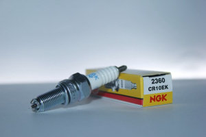 Свеча зажигания 4T CR10EK NGK
