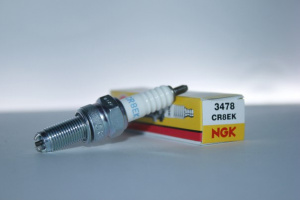 Свеча зажигания 4T CR8EK NGK